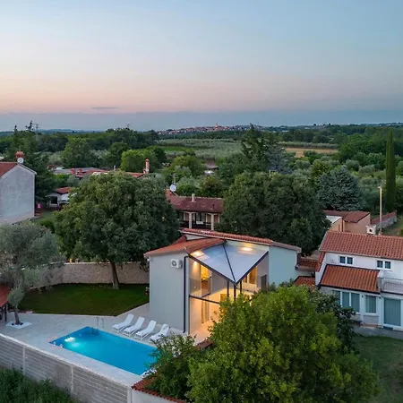 Vila Pietra