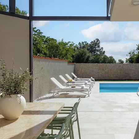 Pietra Vila