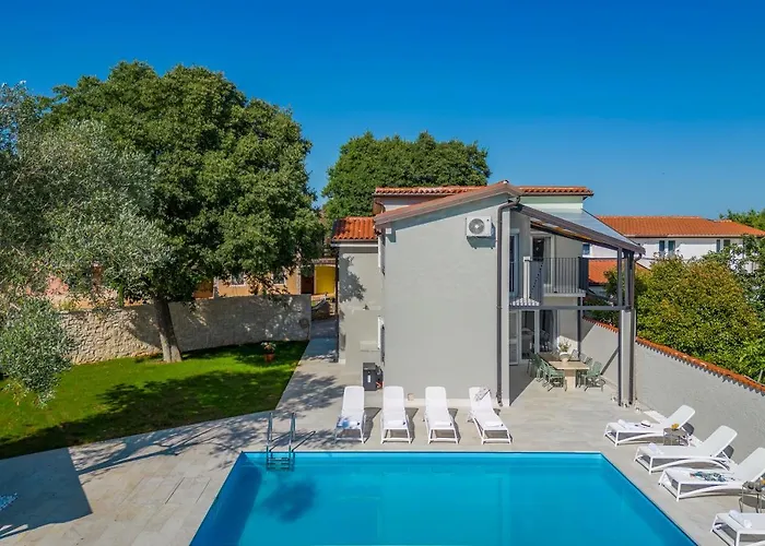 Vila Pietra