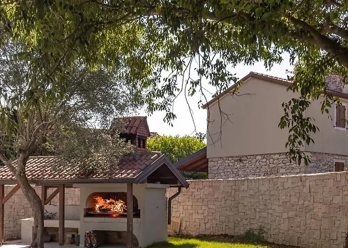 Pietra Villa Brtonigla